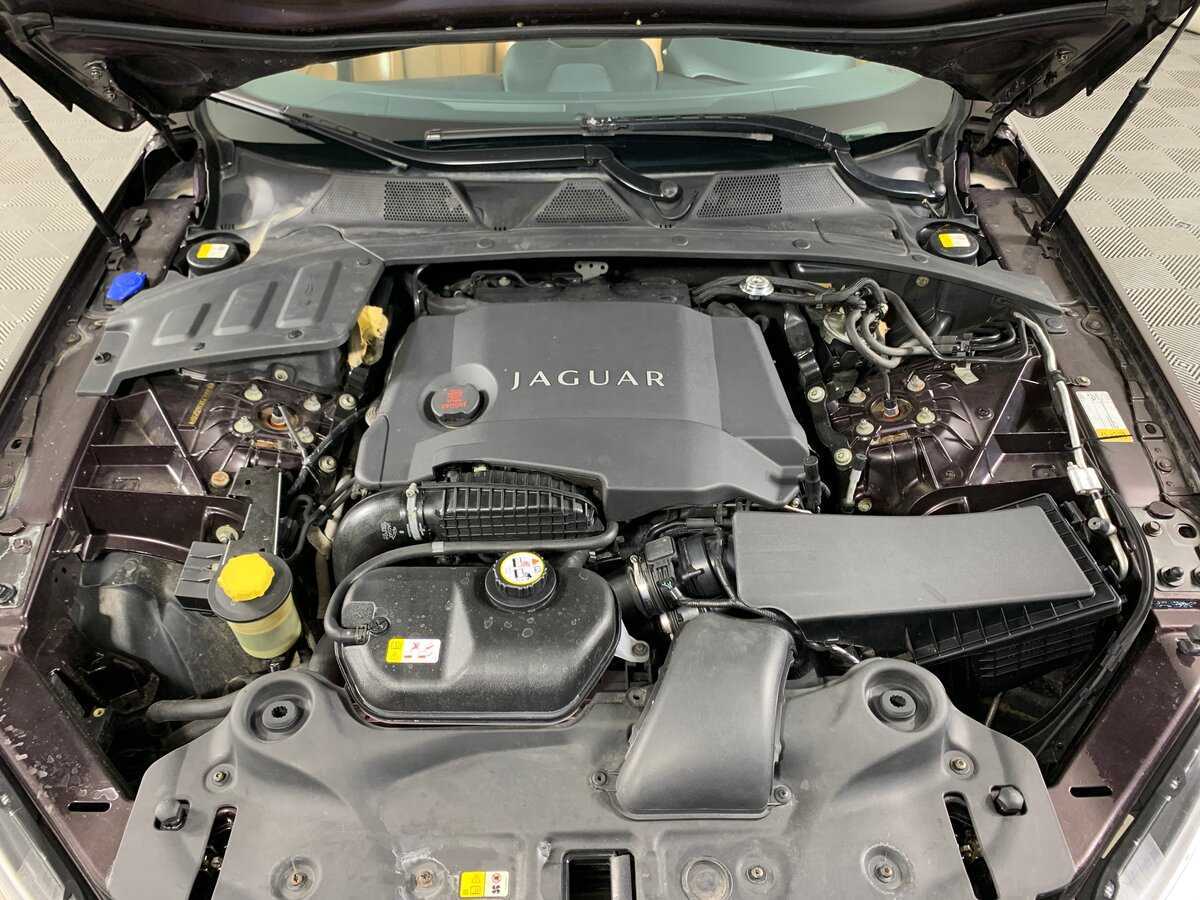 Купить Jaguar XJ с пробегом. Фото: #10