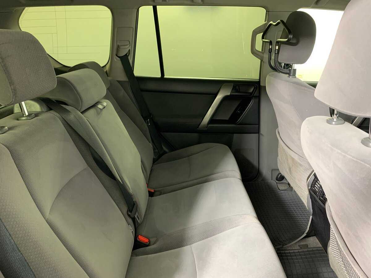 Купить Toyota Land Cruiser Prado с пробегом. Фото: #14