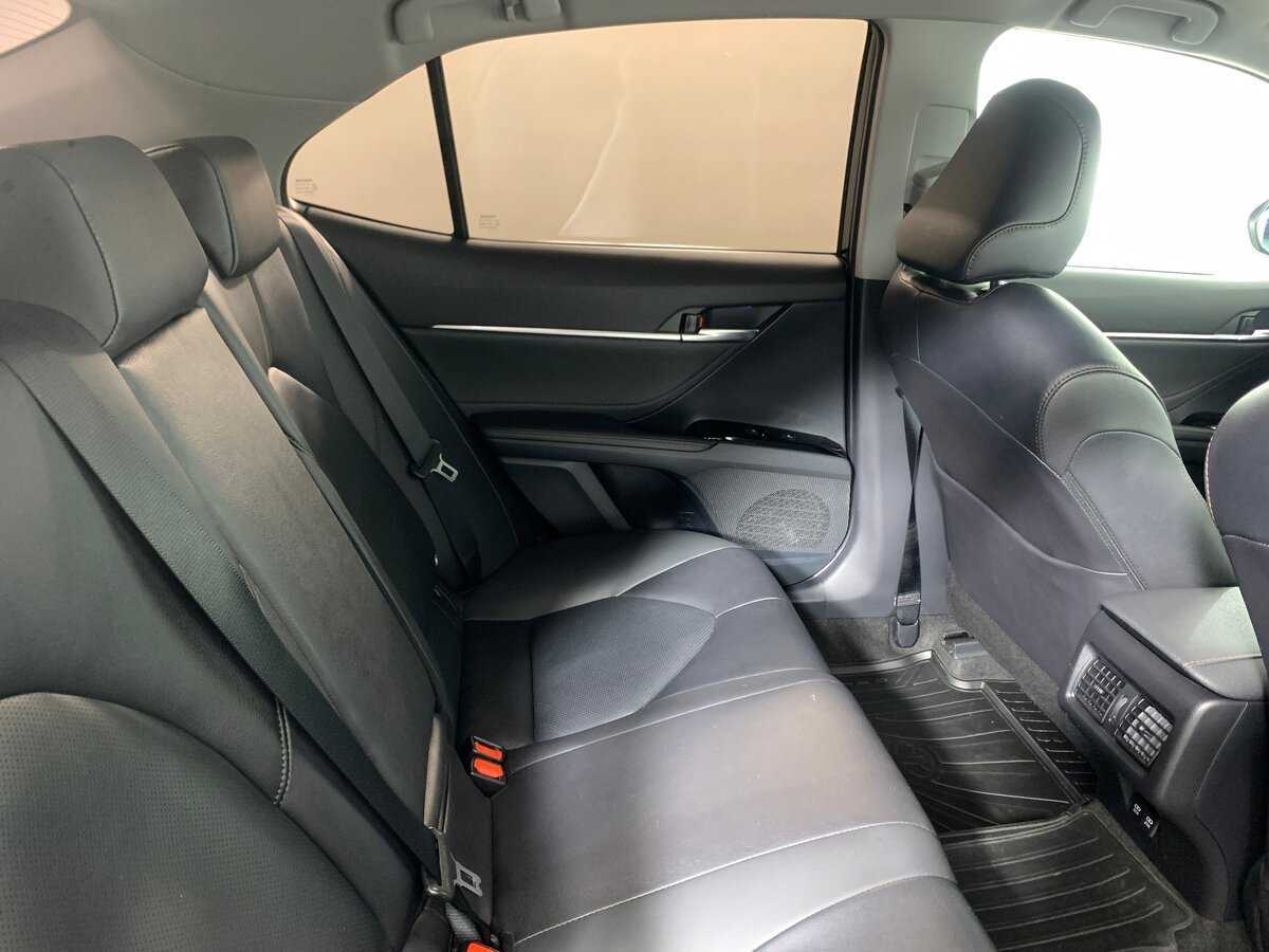 Купить Toyota Camry с пробегом. Фото: #17
