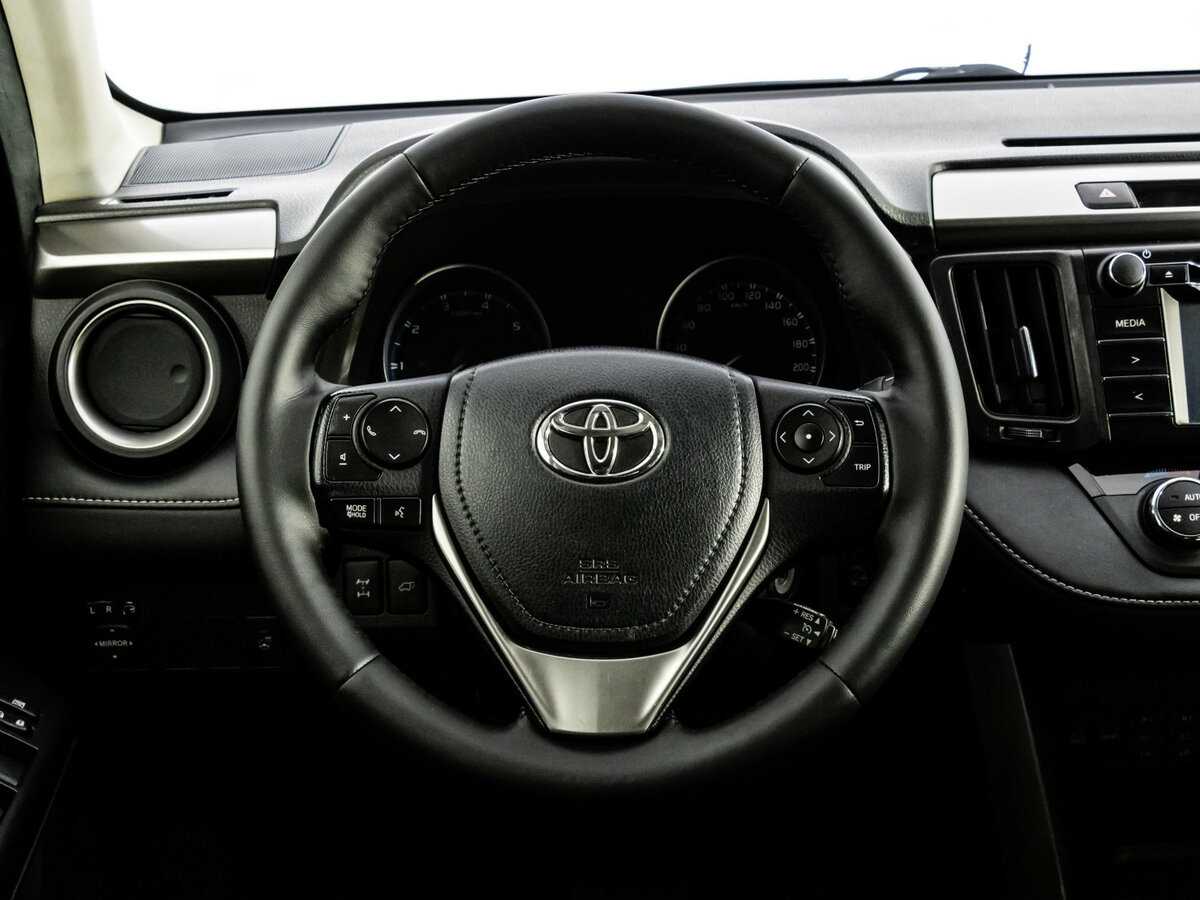 Купить Toyota RAV4 с пробегом. Фото: #9