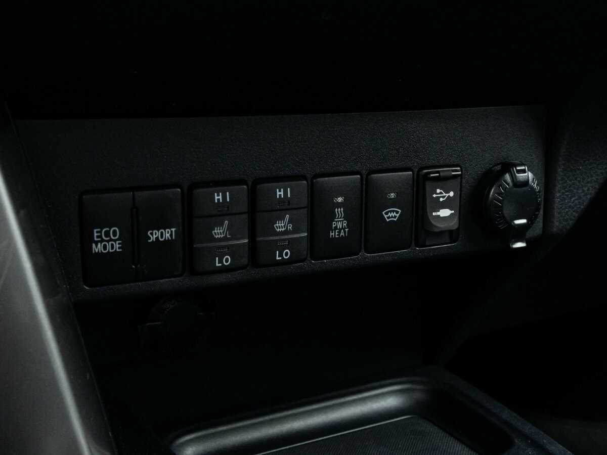 Купить Toyota RAV4 с пробегом. Фото: #14