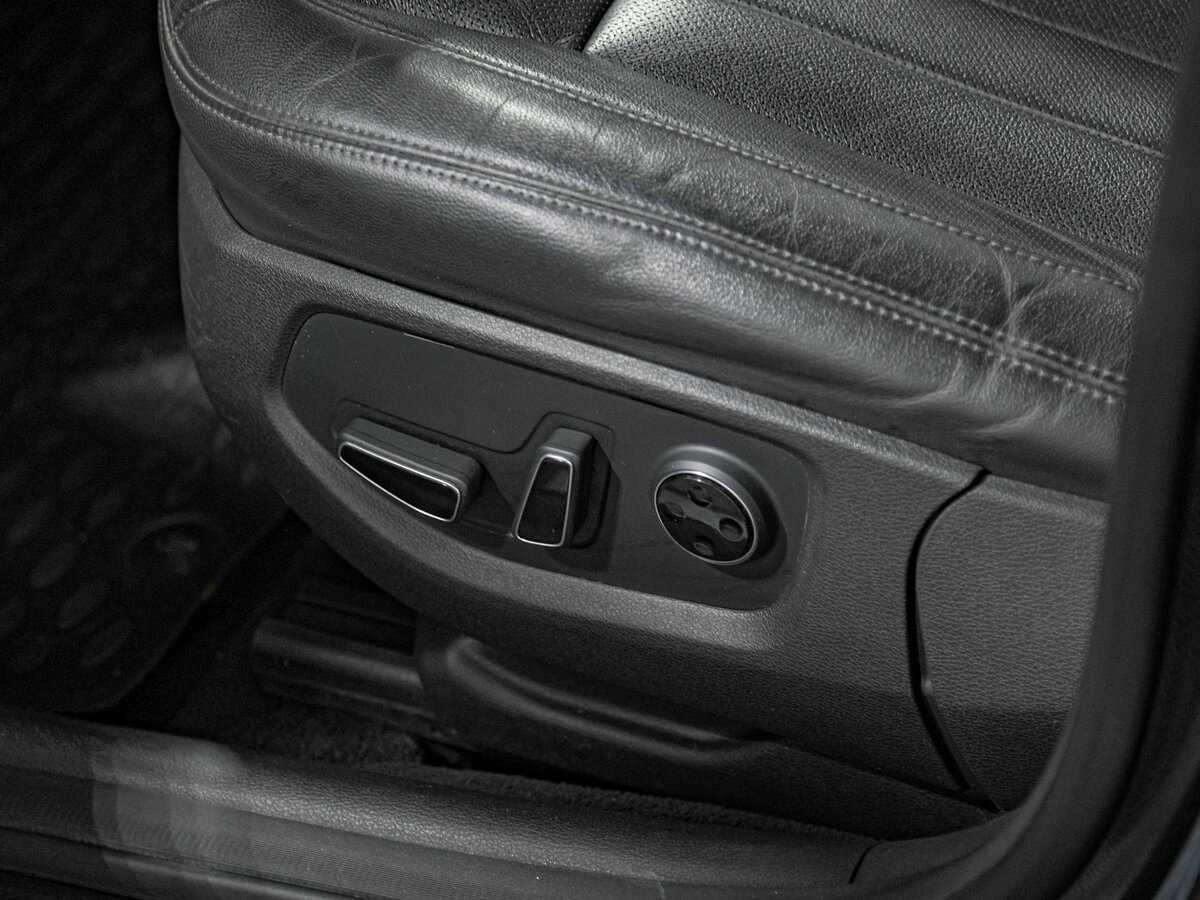 Купить Hyundai Genesis с пробегом. Фото: #18