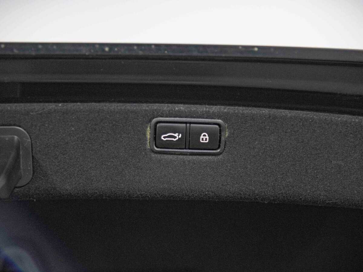 Купить Hyundai Genesis с пробегом. Фото: #24