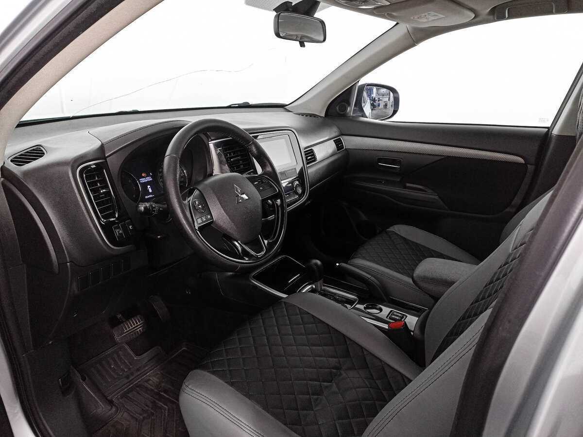 Купить Mitsubishi Outlander с пробегом. Фото: #15