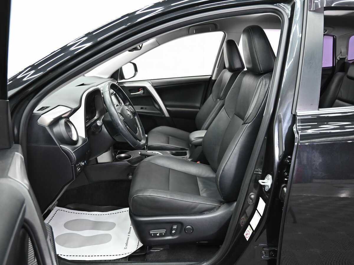 Купить Toyota RAV4 с пробегом. Фото: #7