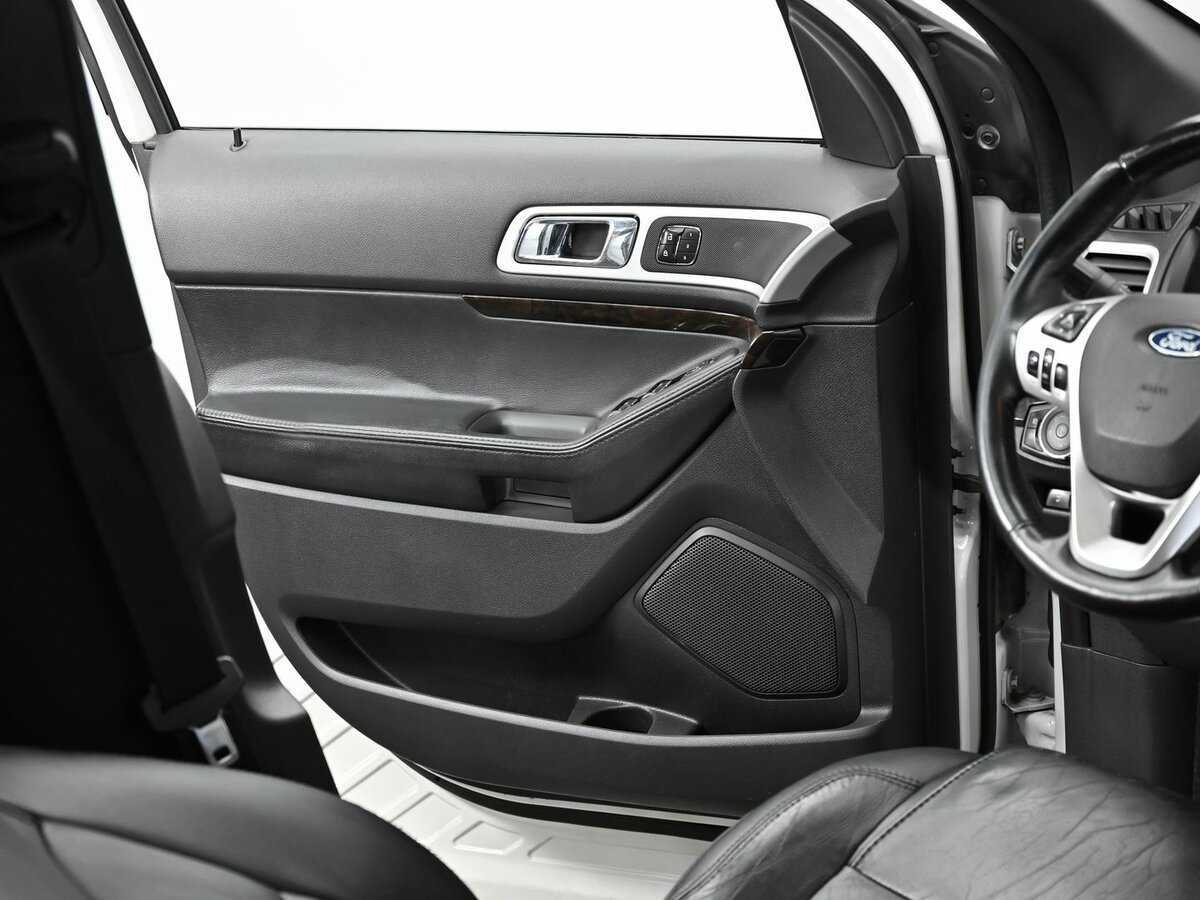 Купить Ford Explorer с пробегом. Фото: #6