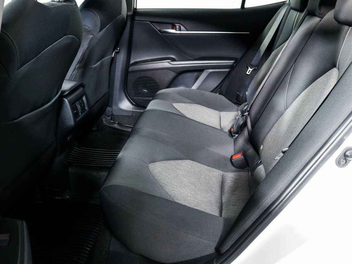 Купить Toyota Camry с пробегом. Фото: #9
