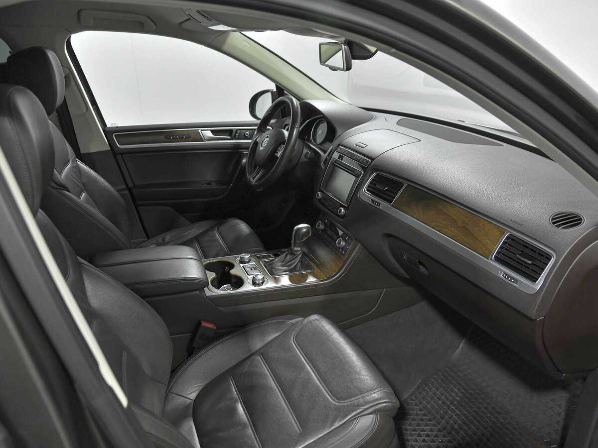 Купить Volkswagen Touareg с пробегом. Фото: #16