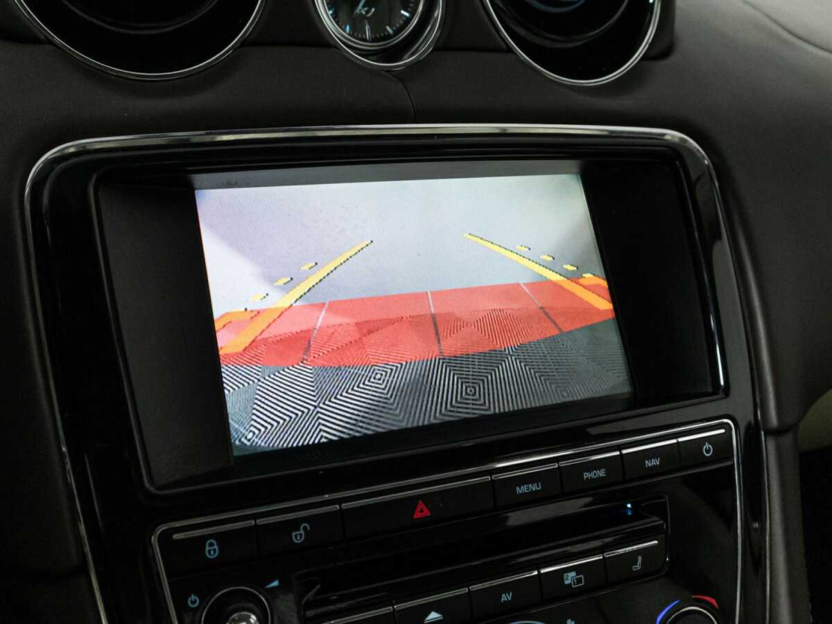 Купить Jaguar XJ с пробегом. Фото: #18