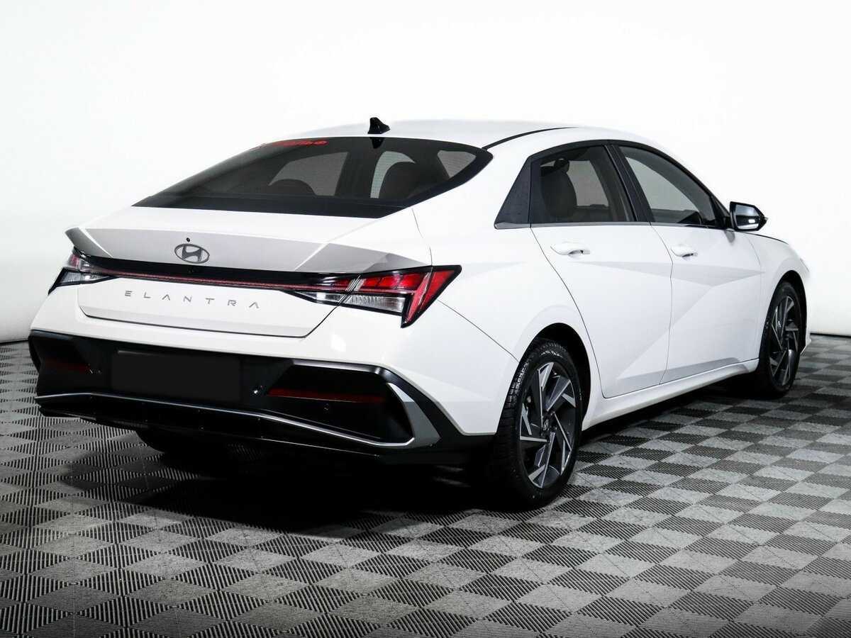 Купить Hyundai Elantra с пробегом. Фото: #4