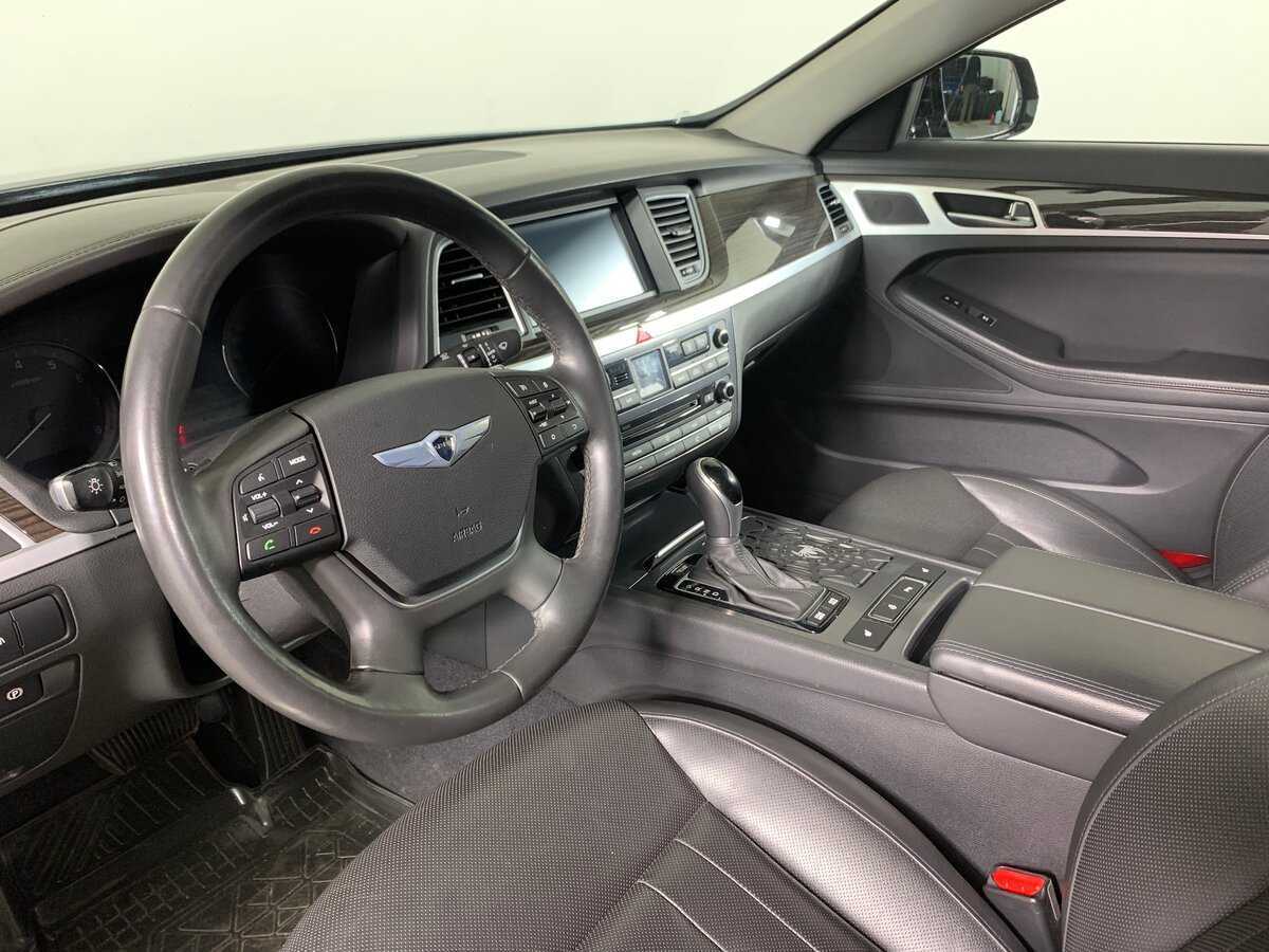 Купить Hyundai Genesis с пробегом. Фото: #11