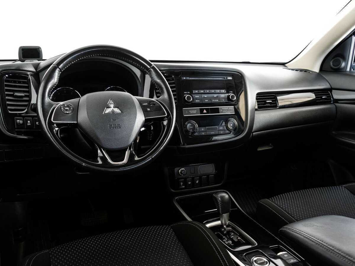 Купить Mitsubishi Outlander с пробегом. Фото: #8
