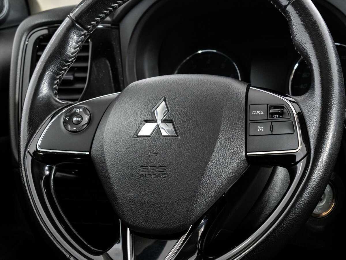 Купить Mitsubishi Outlander с пробегом. Фото: #10