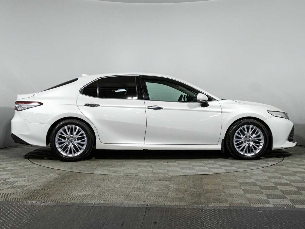Купить Toyota Camry с пробегом. Фото: #3