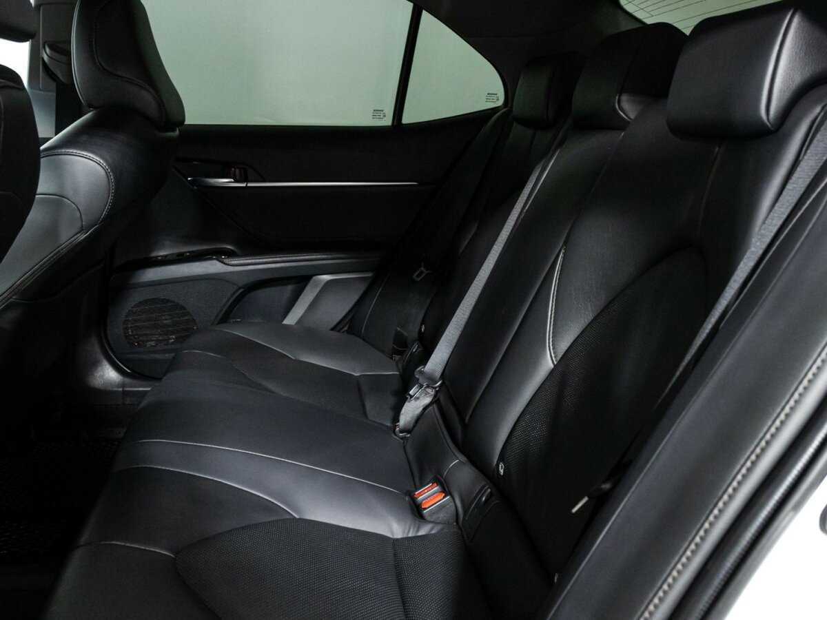 Купить Toyota Camry с пробегом. Фото: #9