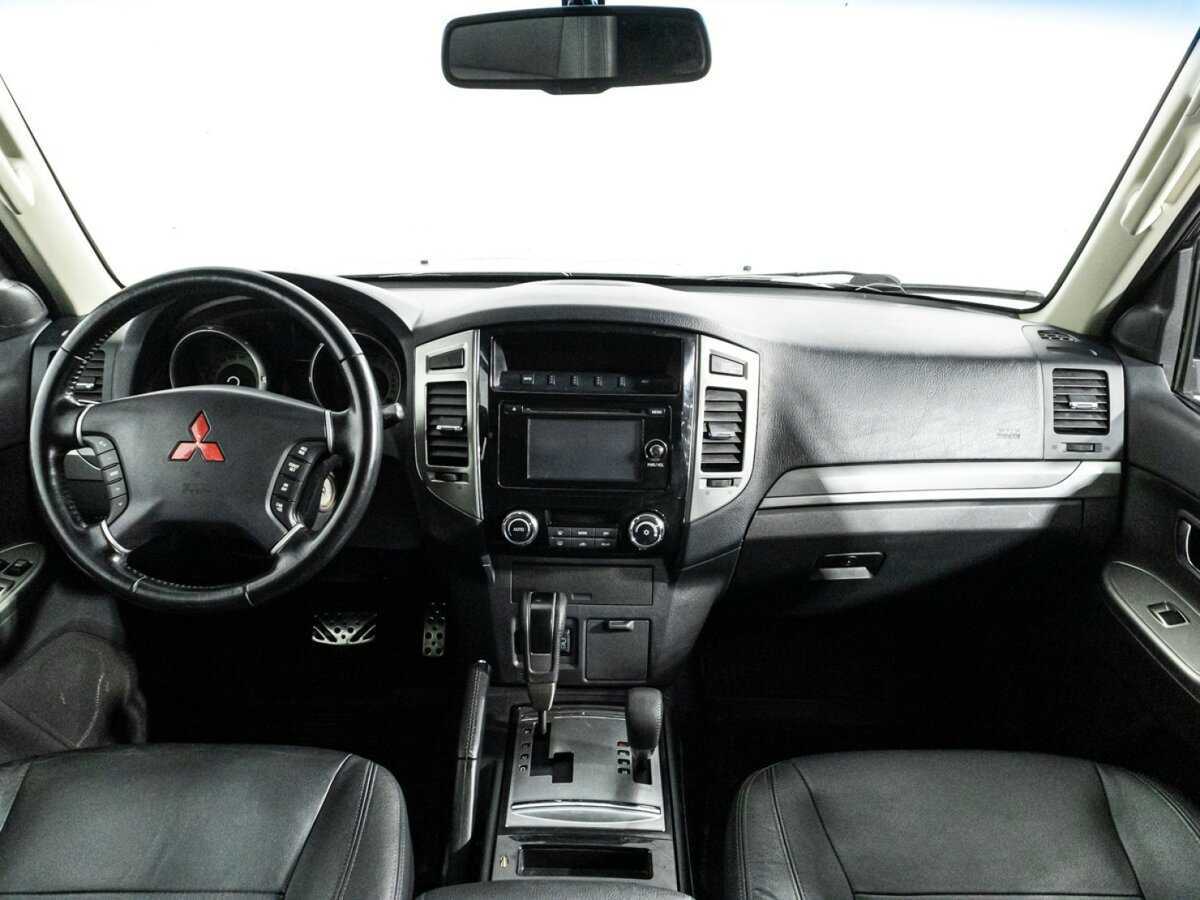Купить Mitsubishi Pajero с пробегом. Фото: #10