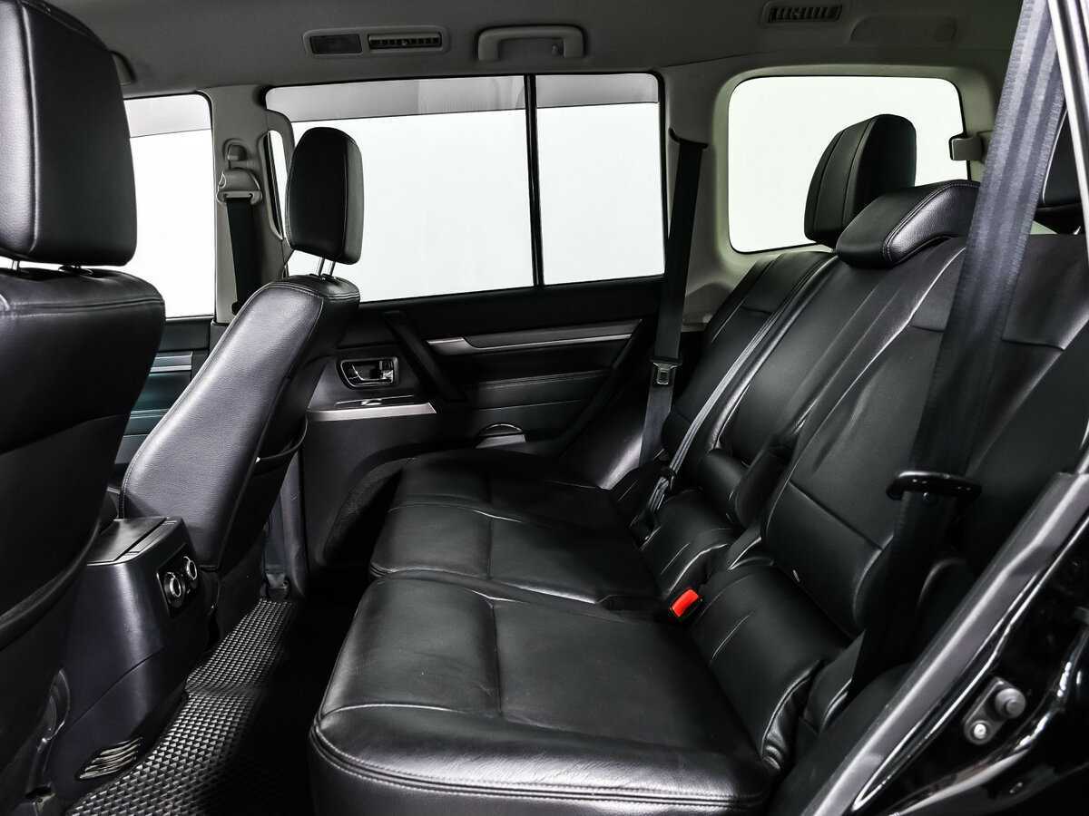 Купить Mitsubishi Pajero с пробегом. Фото: #12