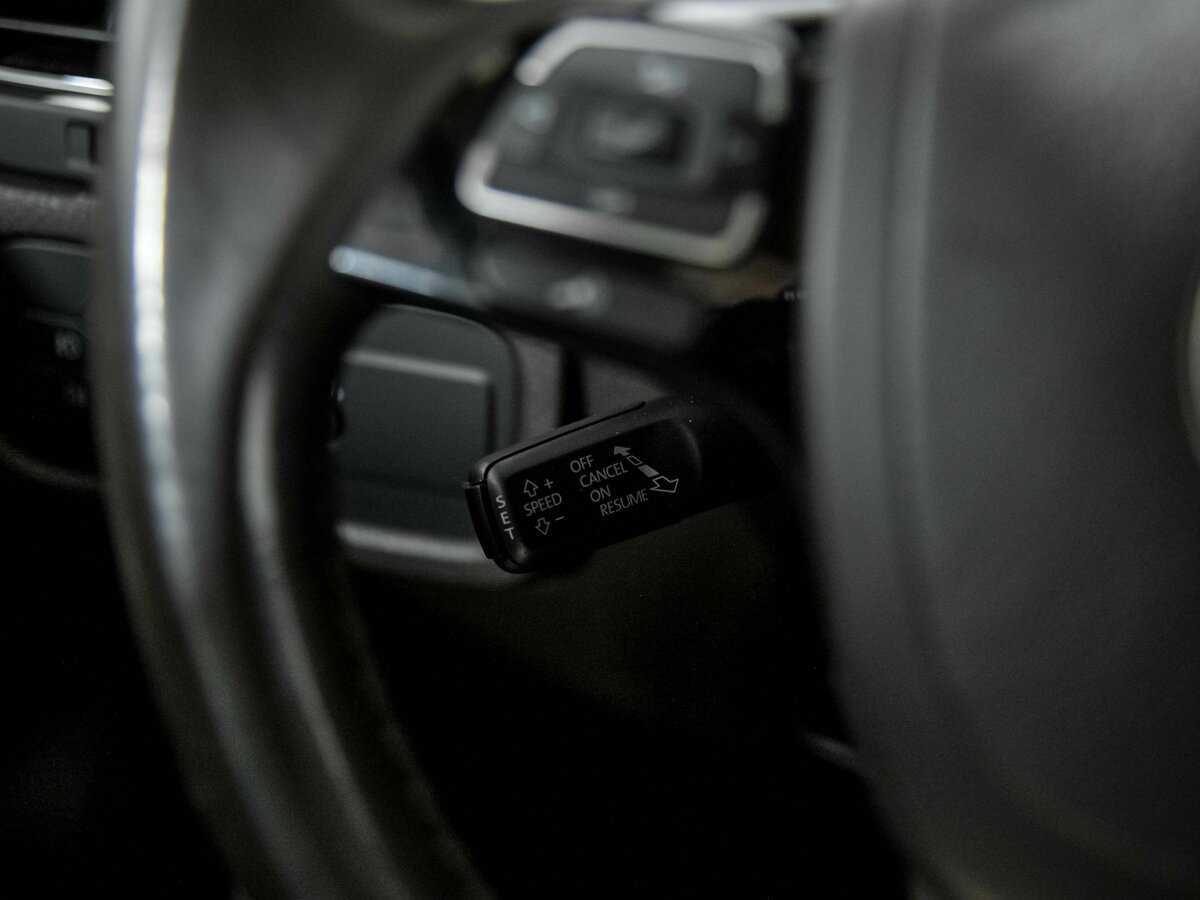 Купить Volkswagen Touareg с пробегом. Фото: #7