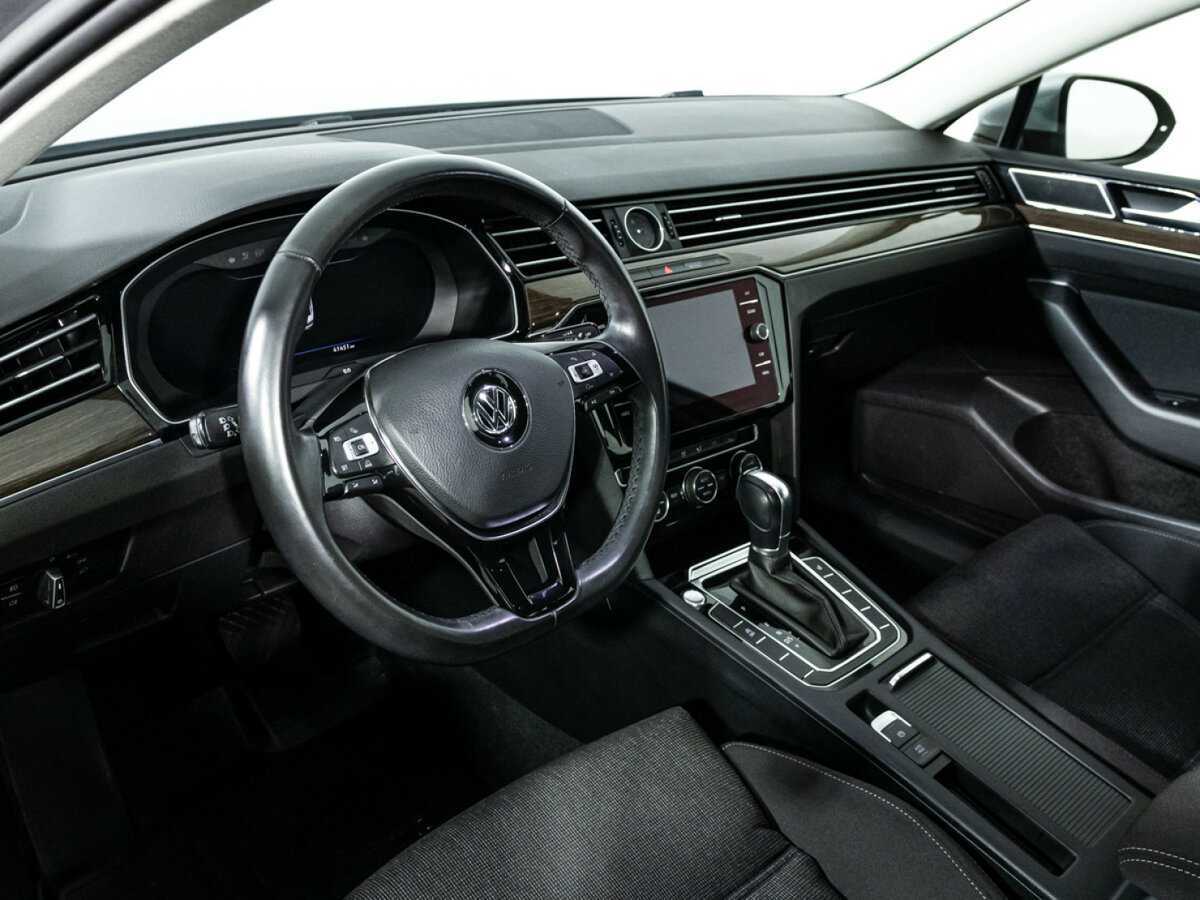 Купить Volkswagen Passat с пробегом. Фото: #10