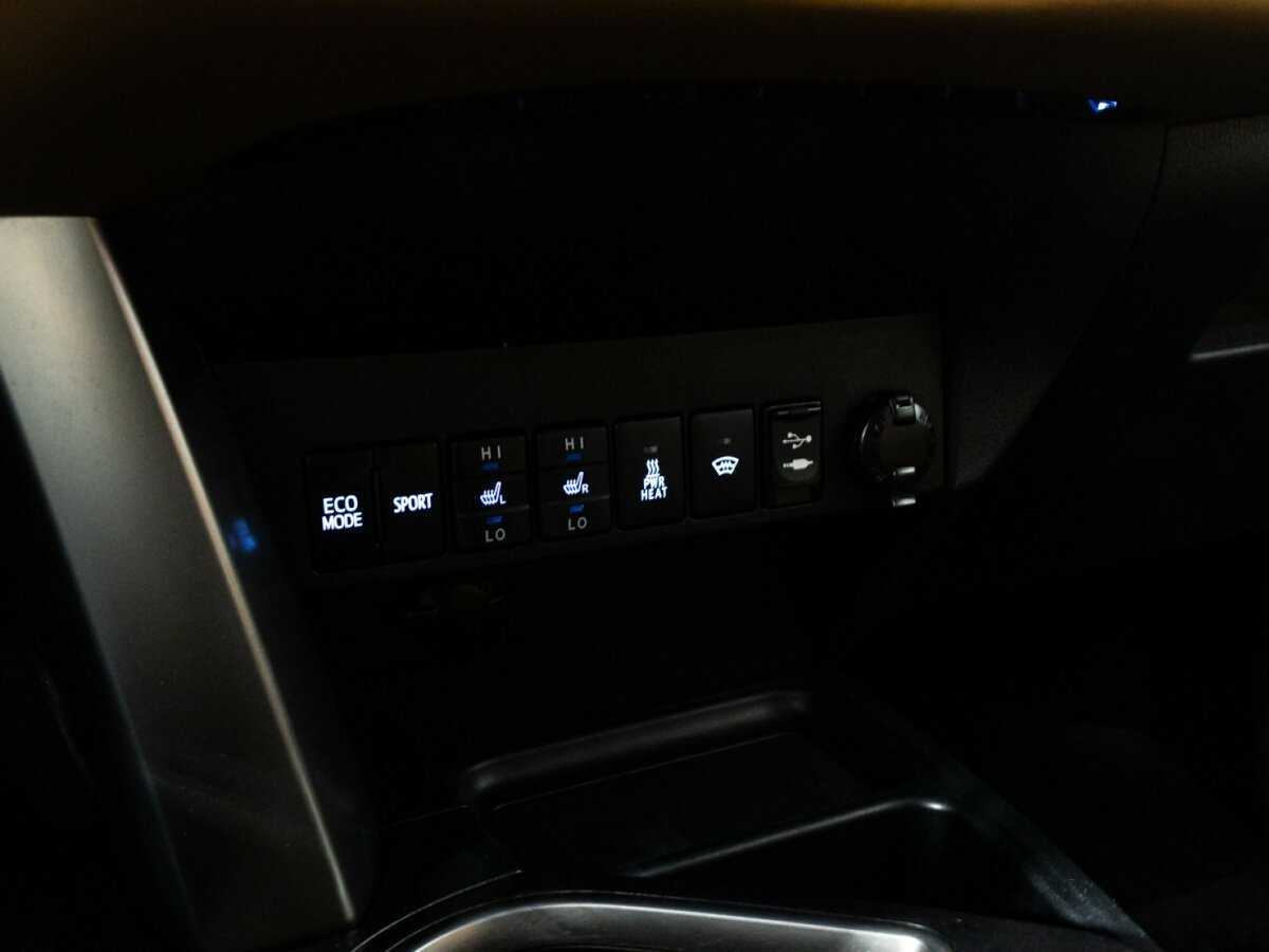 Купить Toyota RAV4 с пробегом. Фото: #20