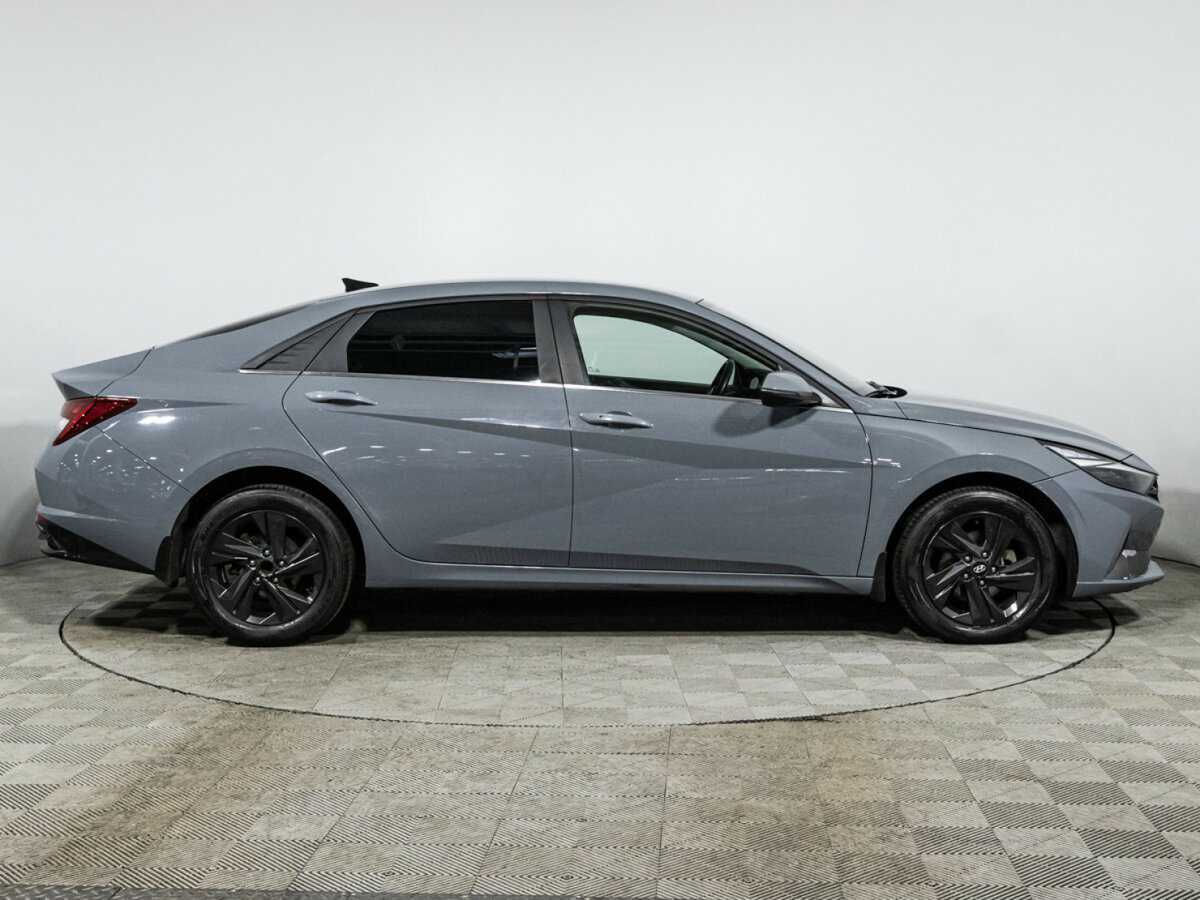 Купить Hyundai Elantra с пробегом. Фото: #3