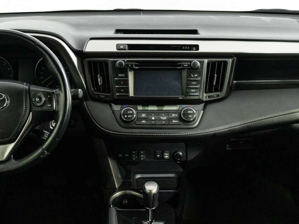 Купить Toyota RAV4 с пробегом. Фото: #11