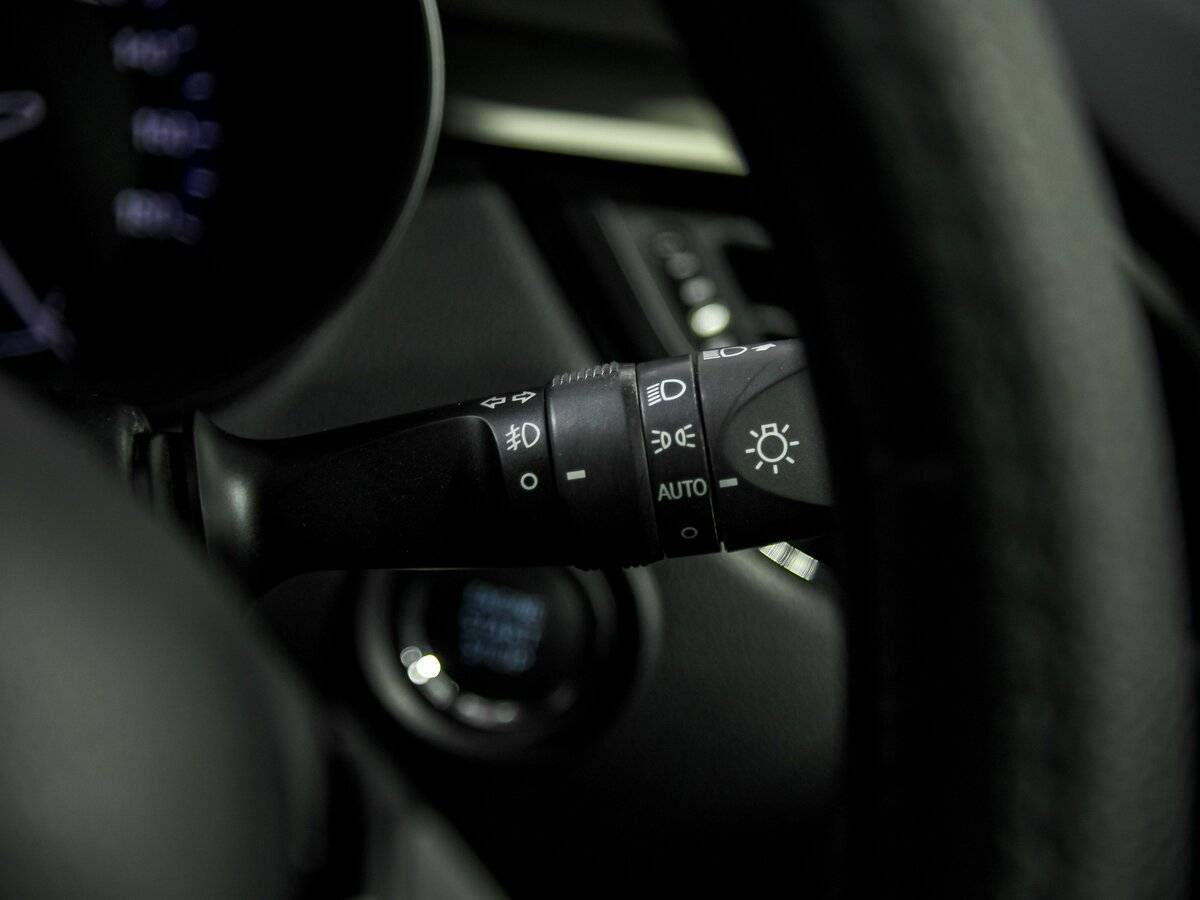 Купить Toyota C-HR с пробегом. Фото: #9