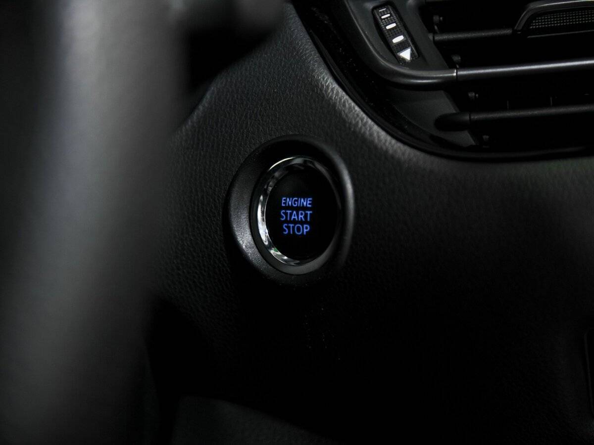 Купить Toyota C-HR с пробегом. Фото: #10