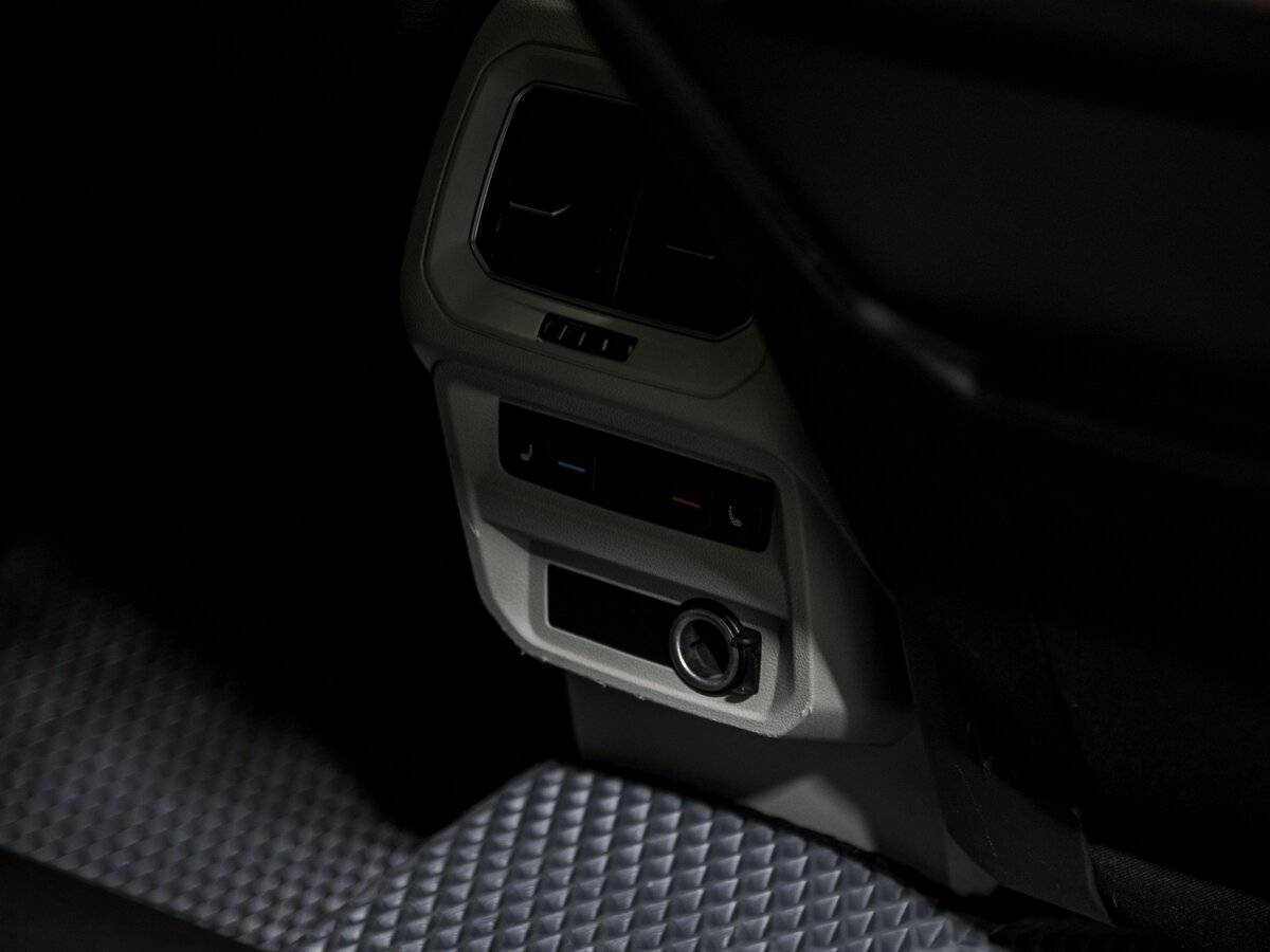 Купить Volkswagen Tiguan с пробегом. Фото: #15