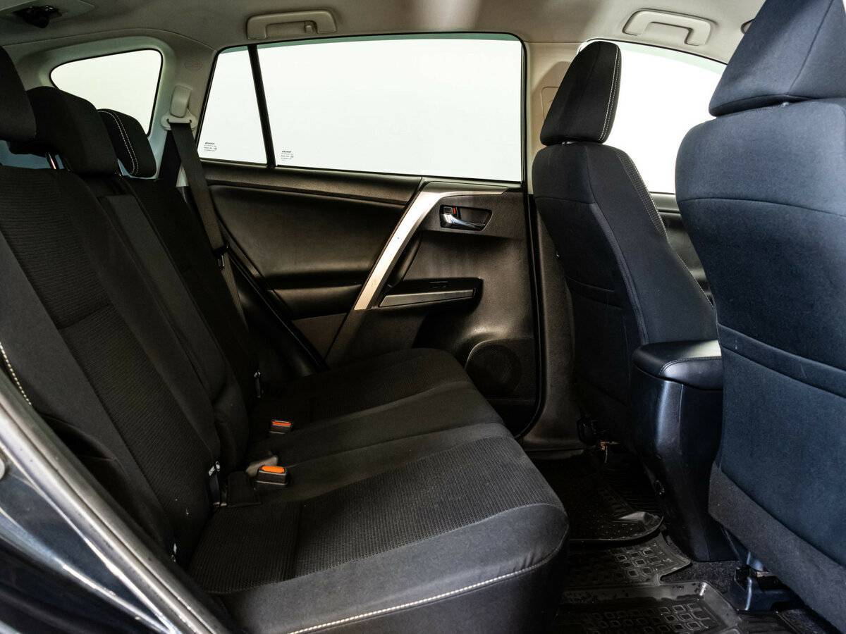 Купить Toyota RAV4 с пробегом. Фото: #11