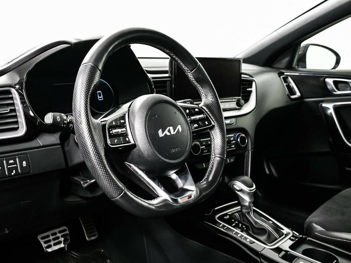 Купить Kia Ceed с пробегом. Фото: #11