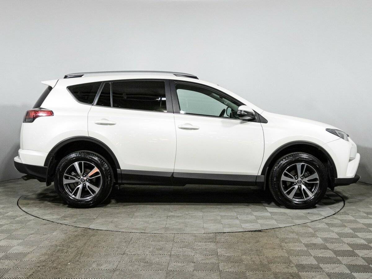 Купить Toyota RAV4 с пробегом. Фото: #3
