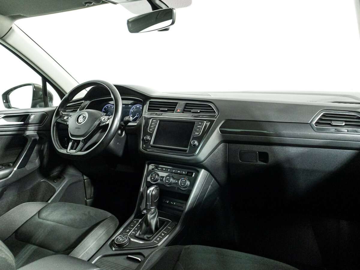 Купить Volkswagen Tiguan с пробегом. Фото: #8