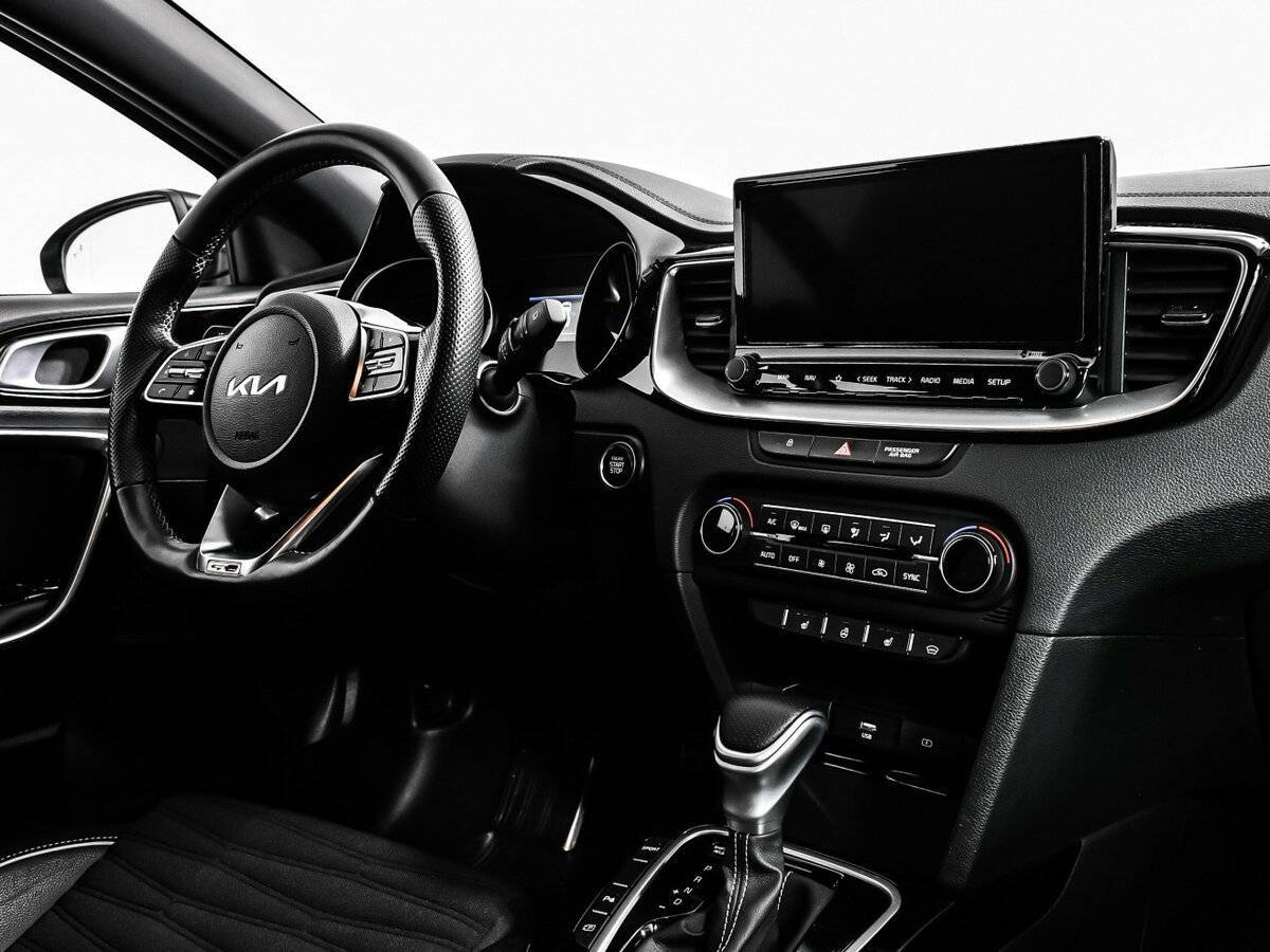 Купить Kia Ceed с пробегом. Фото: #8