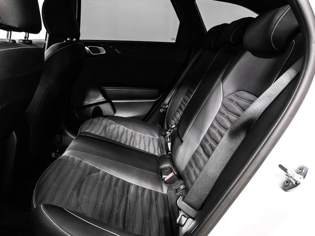 Купить Kia Ceed с пробегом. Фото: #13