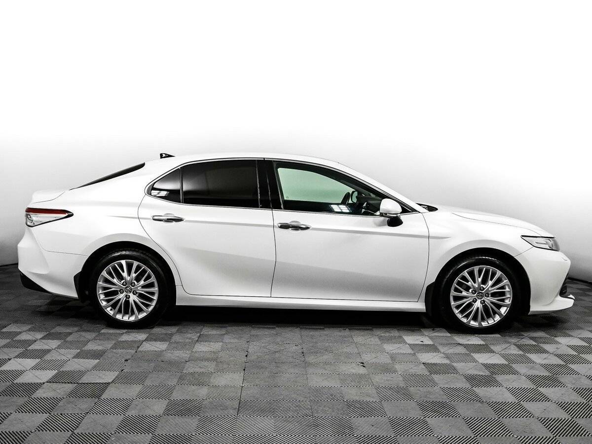 Купить Toyota Camry с пробегом. Фото: #3