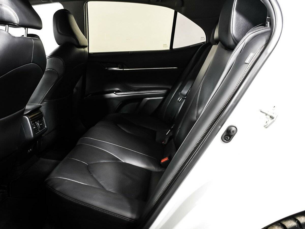 Купить Toyota Camry с пробегом. Фото: #12