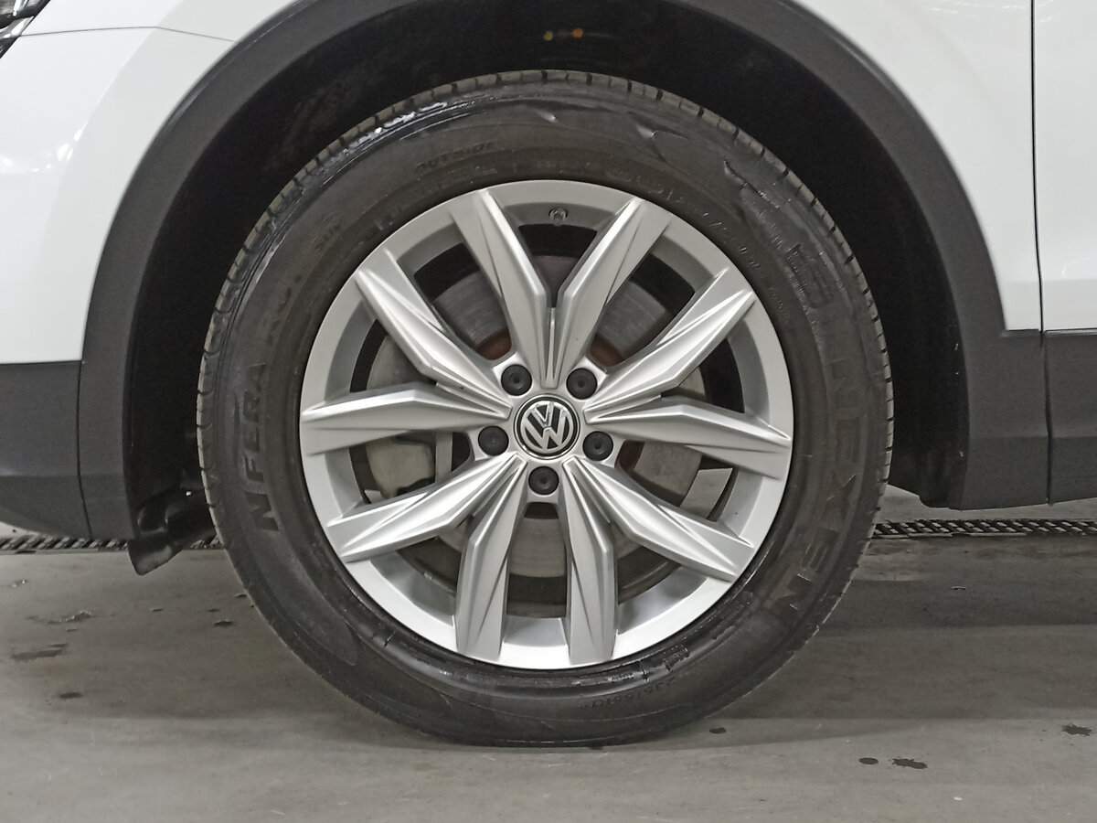 Купить Volkswagen Tiguan с пробегом. Фото: #17