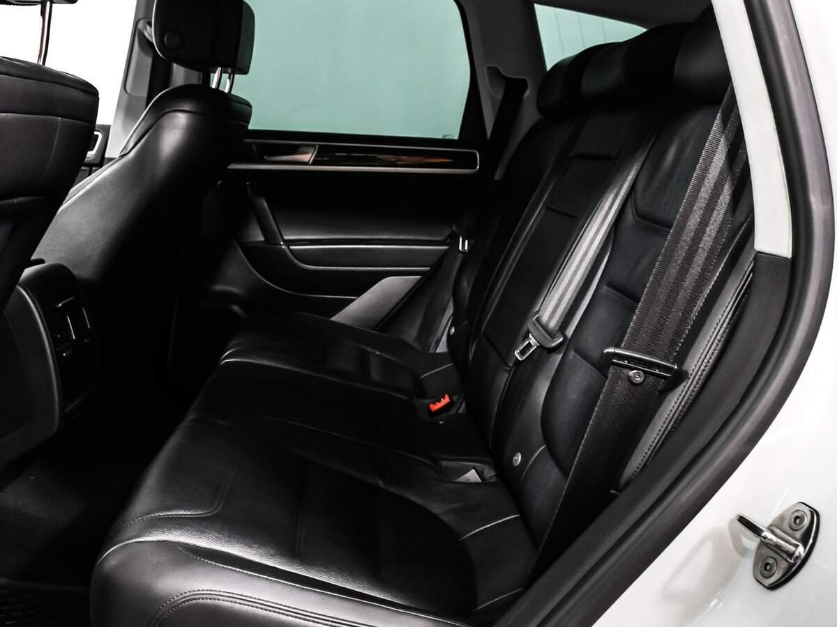 Купить Volkswagen Touareg с пробегом. Фото: #12