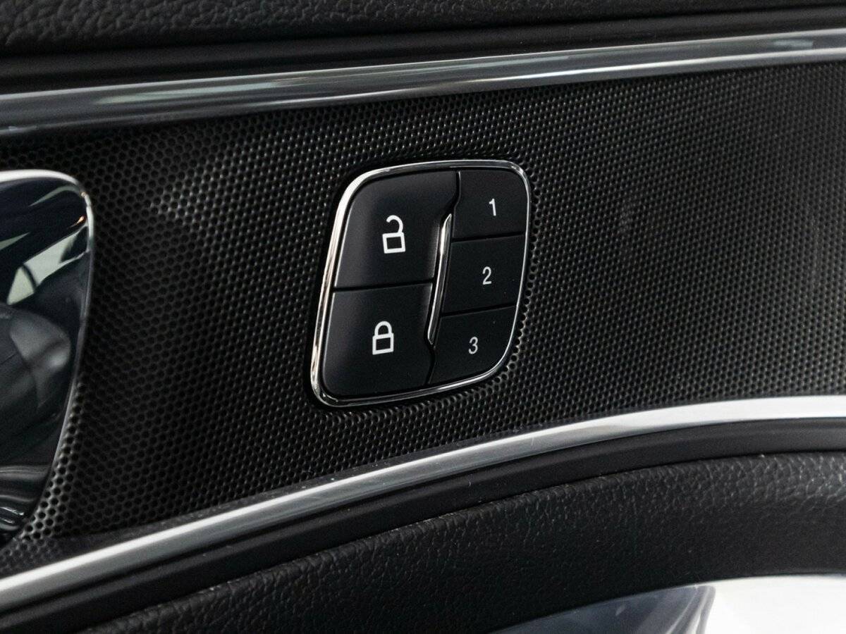 Купить Ford Explorer с пробегом. Фото: #17