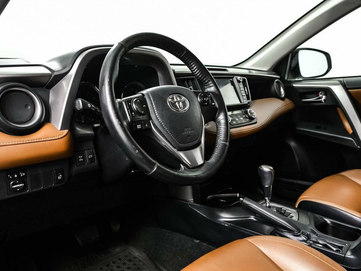Купить Toyota RAV4 с пробегом. Фото: #11