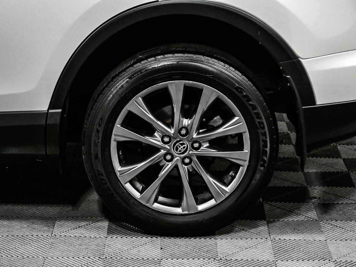 Купить Toyota RAV4 с пробегом. Фото: #14