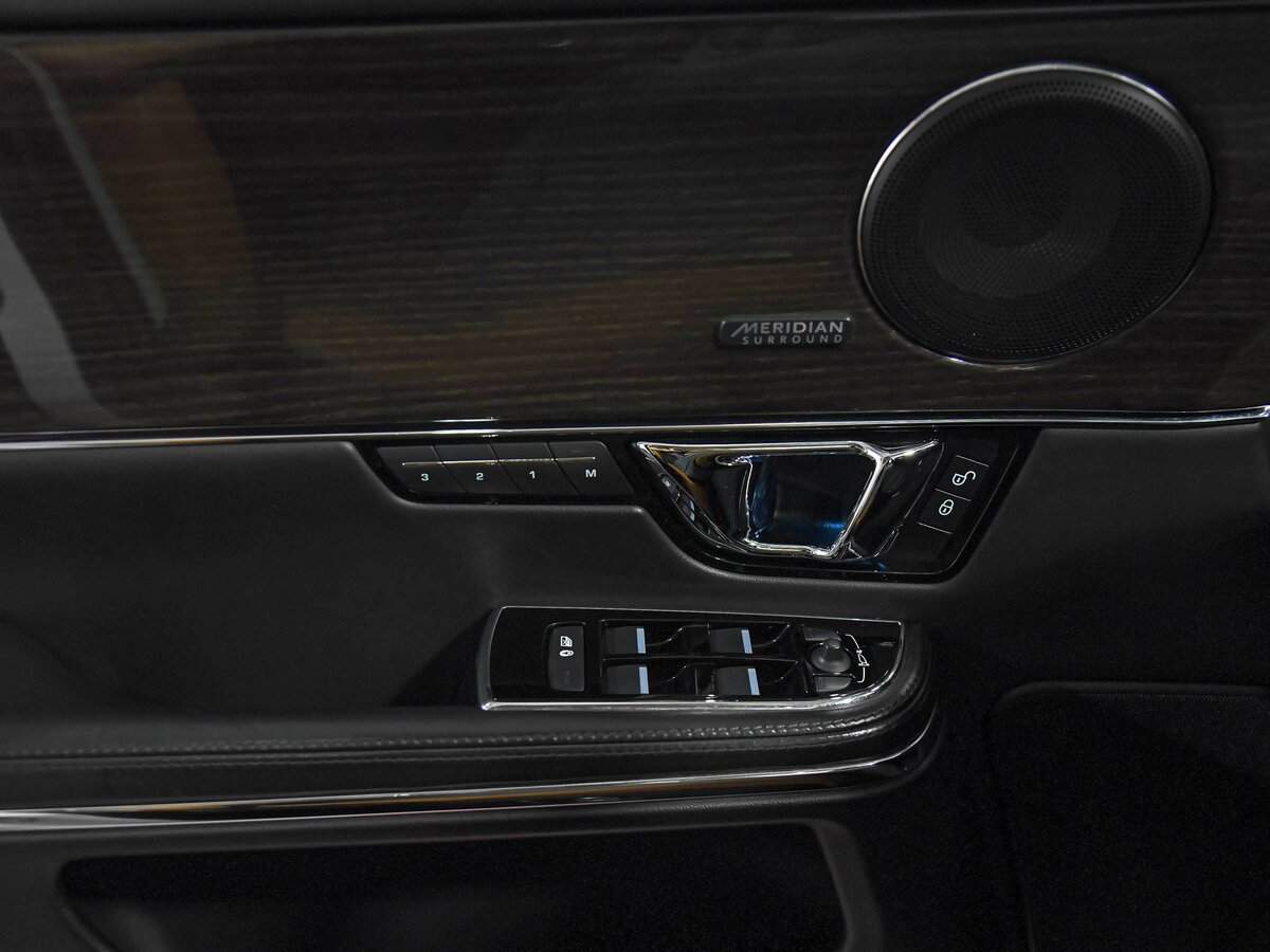 Купить Jaguar XJ с пробегом. Фото: #14