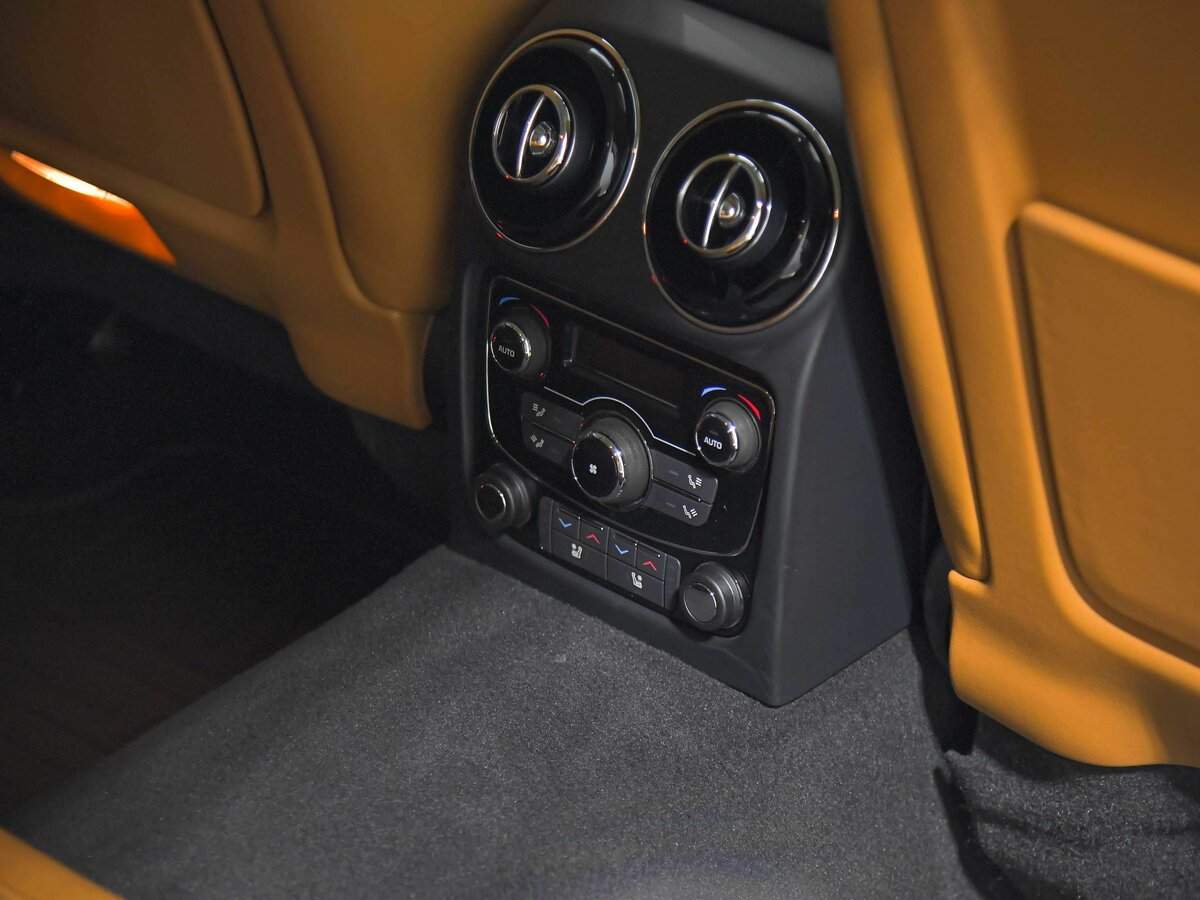 Купить Jaguar XJ с пробегом. Фото: #18