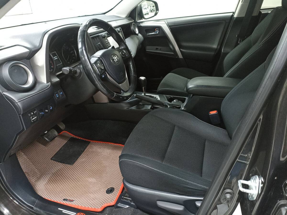 Купить Toyota RAV4 с пробегом. Фото: #15