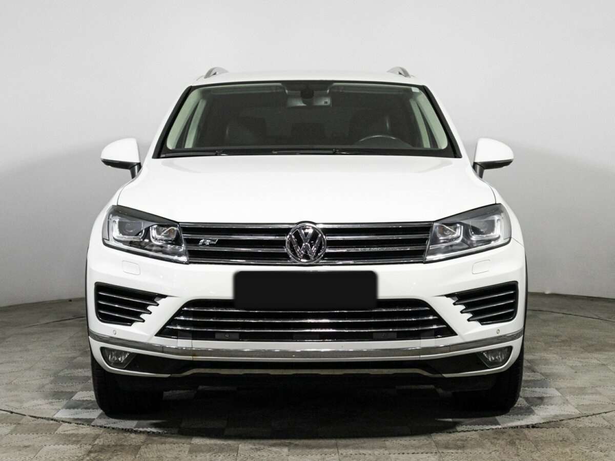 Купить Volkswagen Touareg с пробегом. Фото: #1