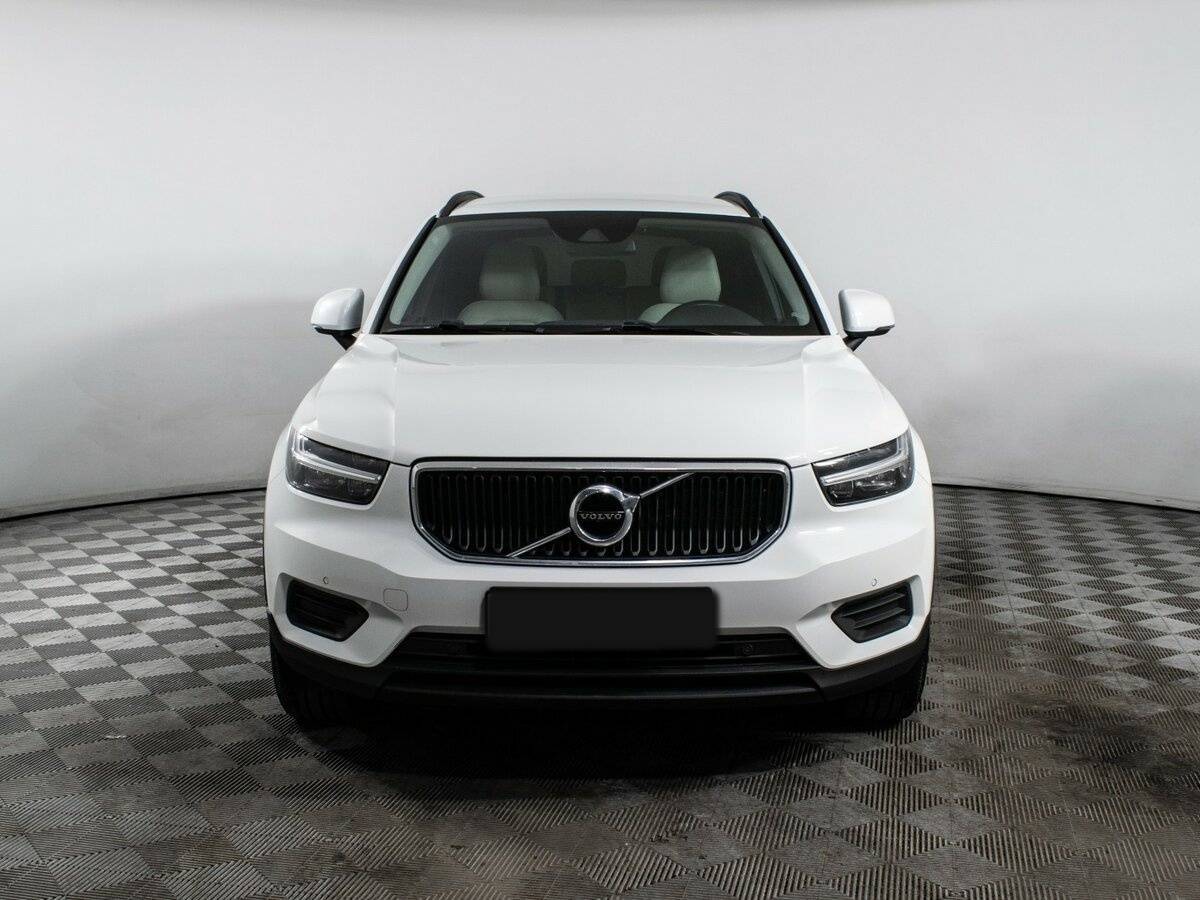 Купить Volvo XC40 с пробегом. Фото: #1