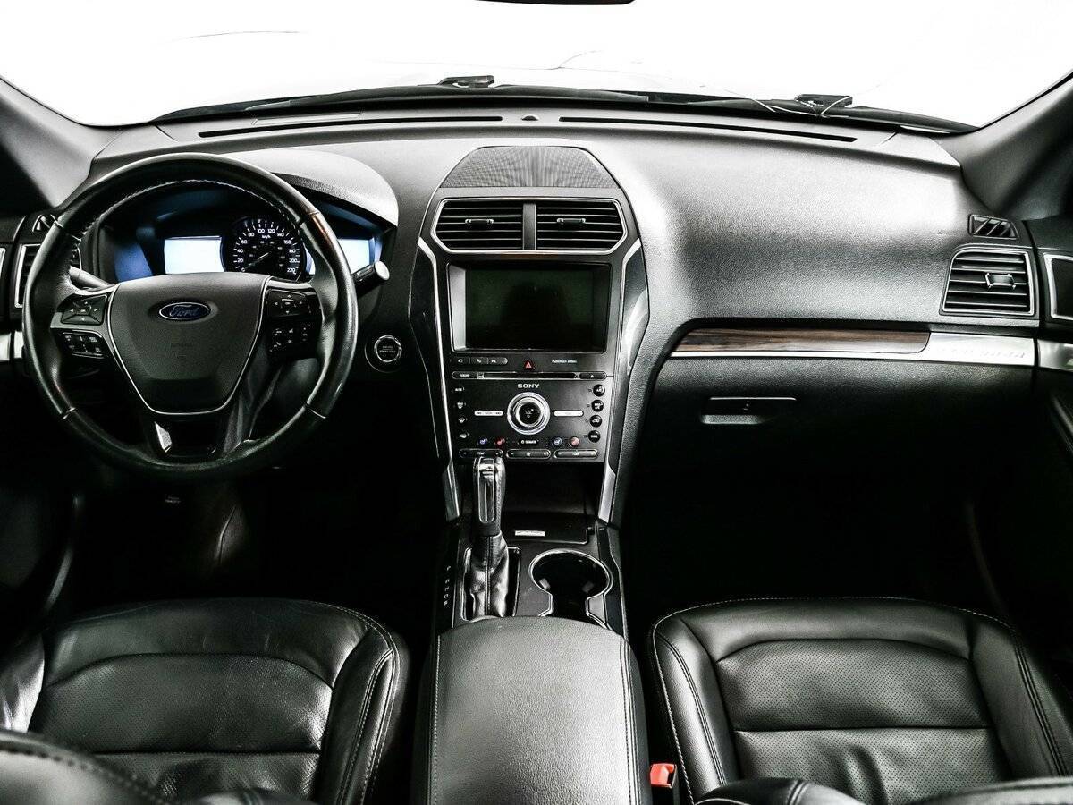Купить Ford Explorer с пробегом. Фото: #10