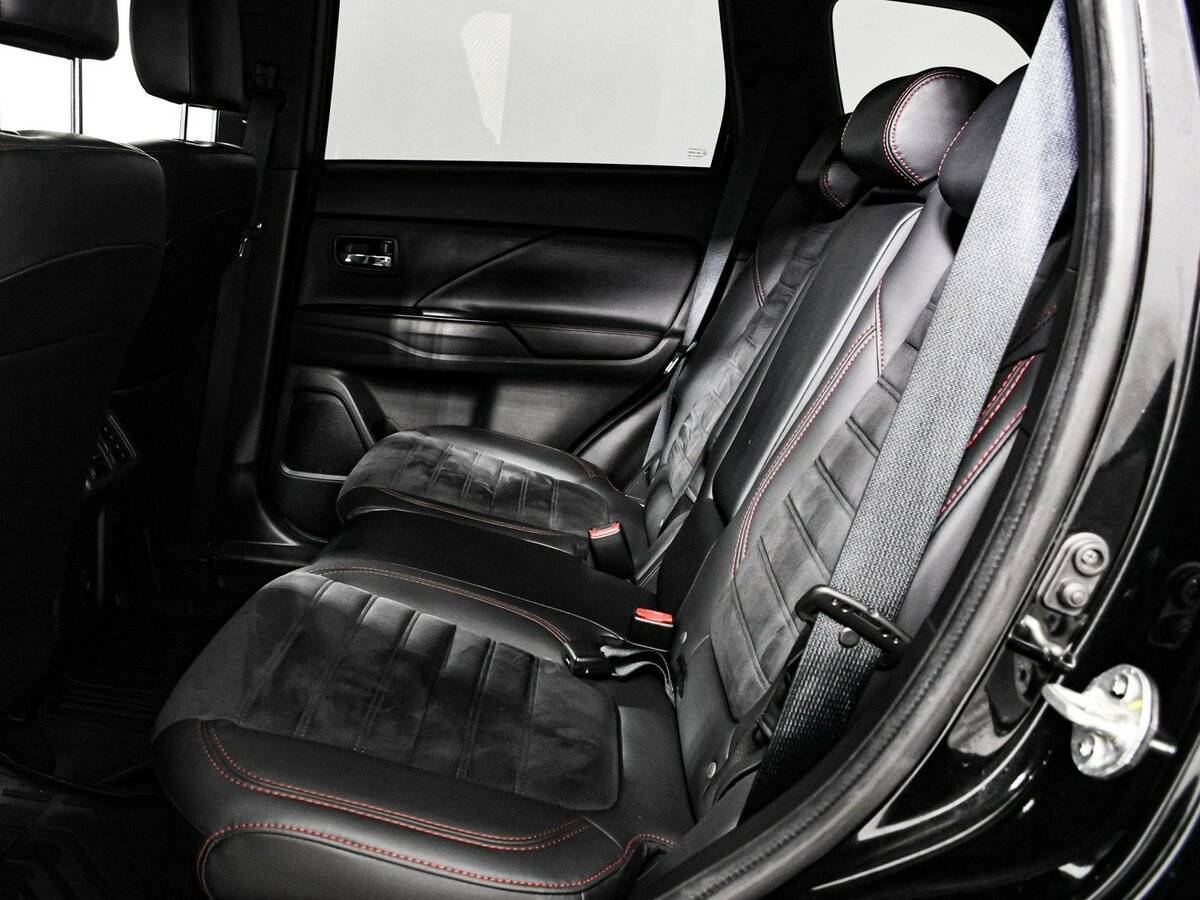 Купить Mitsubishi Outlander с пробегом. Фото: #12