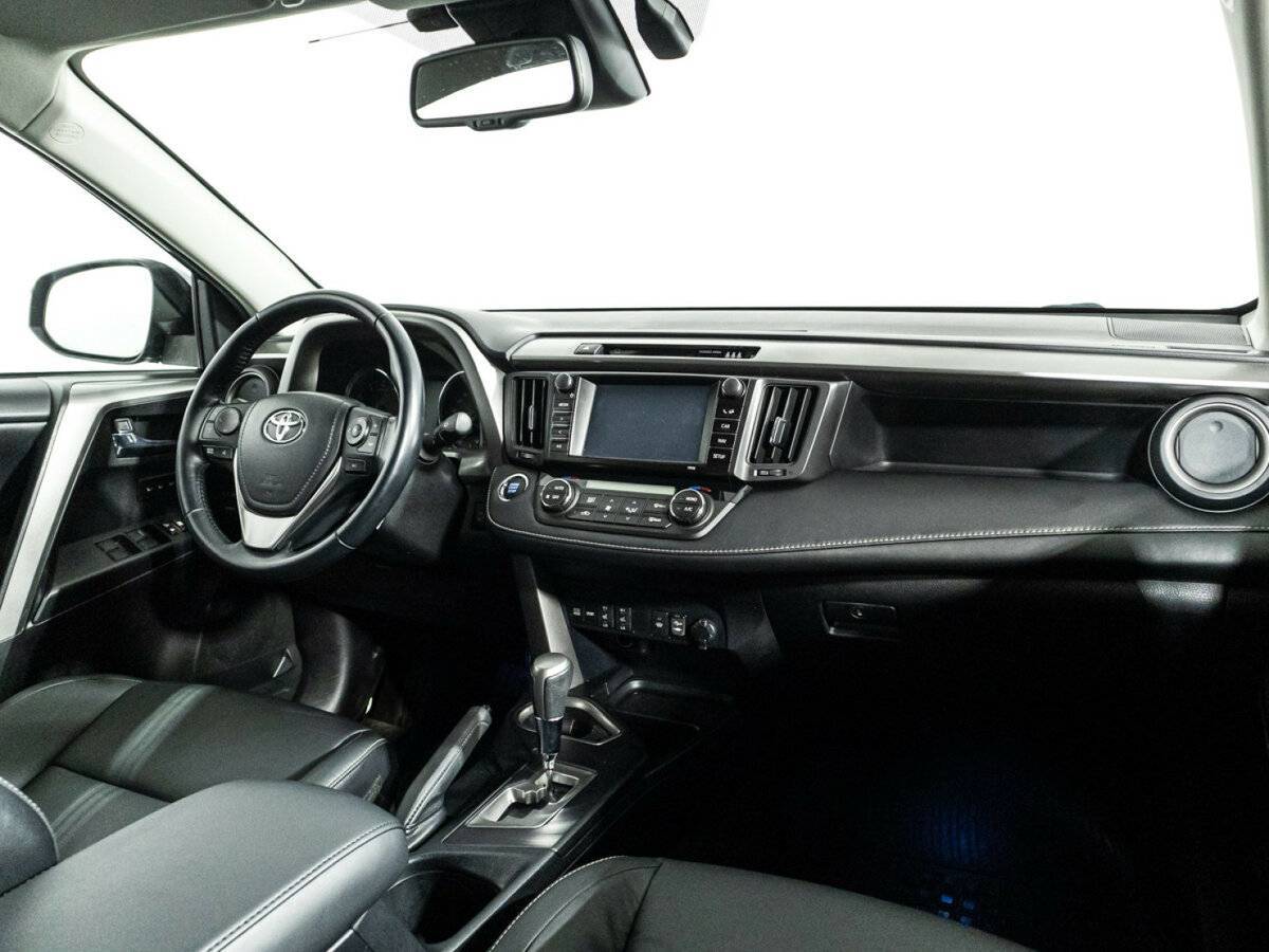 Купить Toyota RAV4 с пробегом. Фото: #8